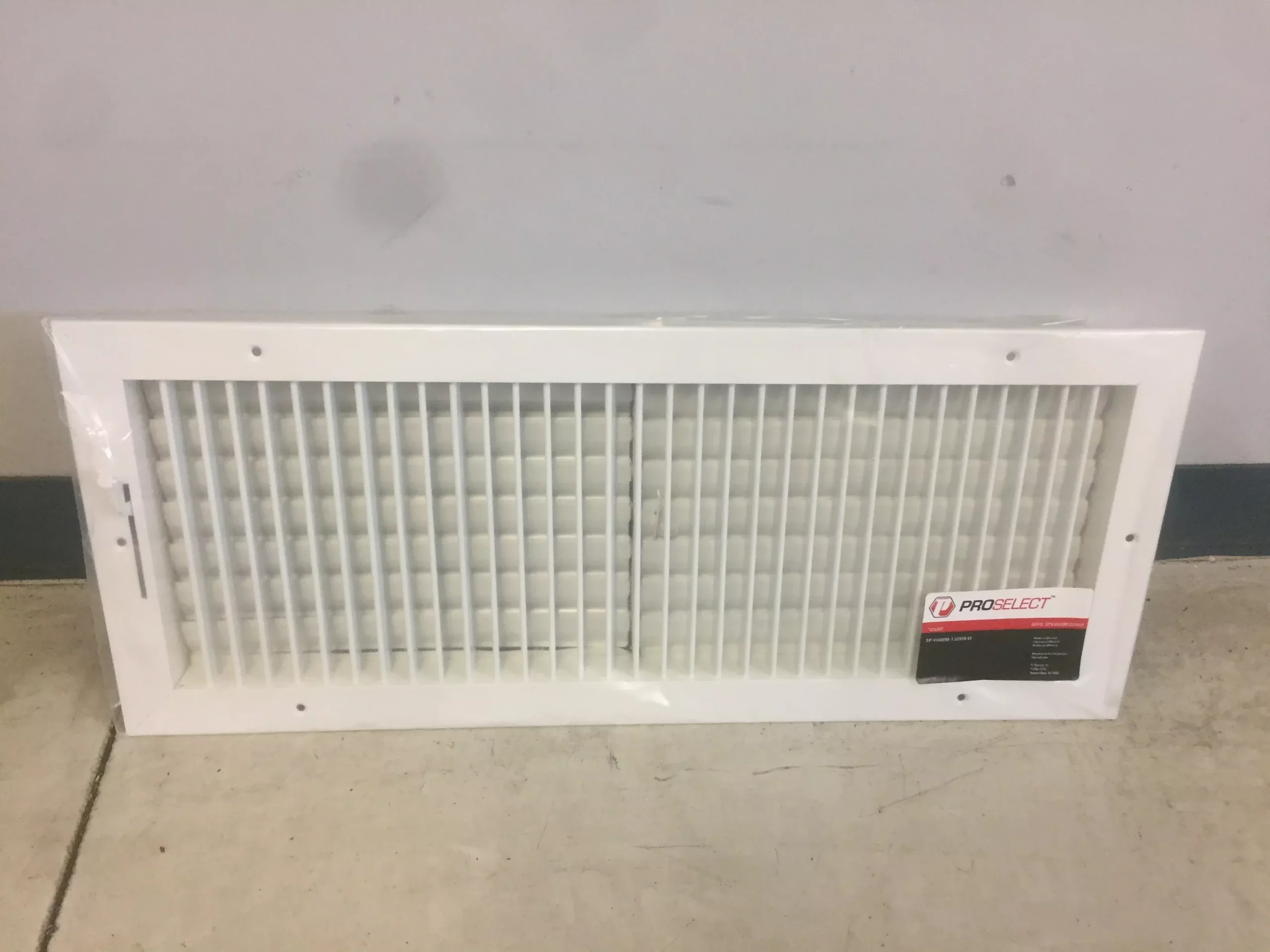7 3/4" X 21 3/4" STEEL/WHITE VERTICAL BLADE REGISTER W/OBD